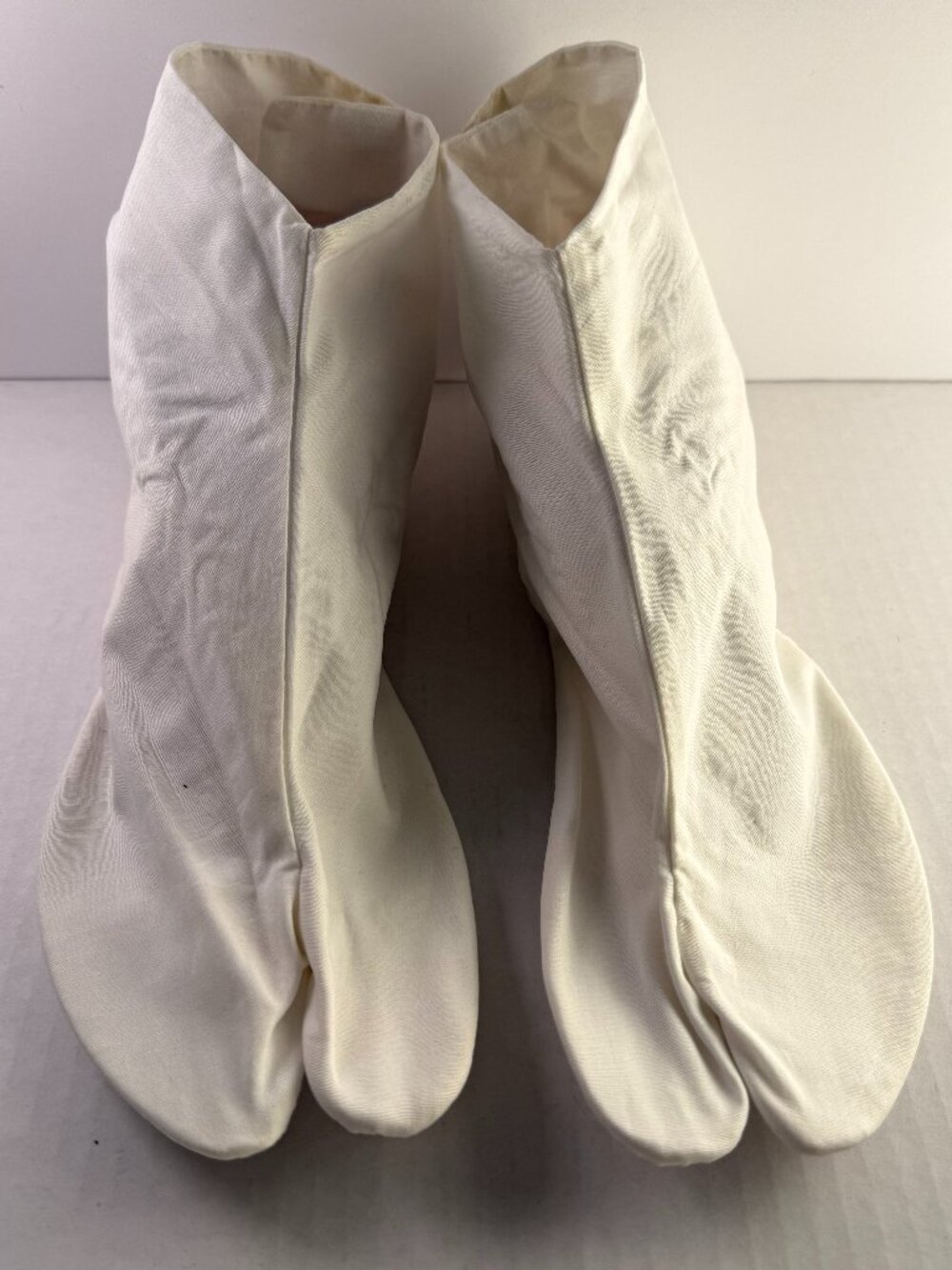 JAPANESE IN DOOR TABI SLIPPERS
